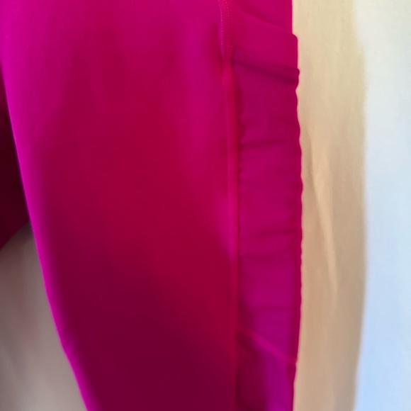 Fabletics Mila High-Waisted On-The-Go Powerhold with Pockets Capri Size Small - Picture 4 of 7